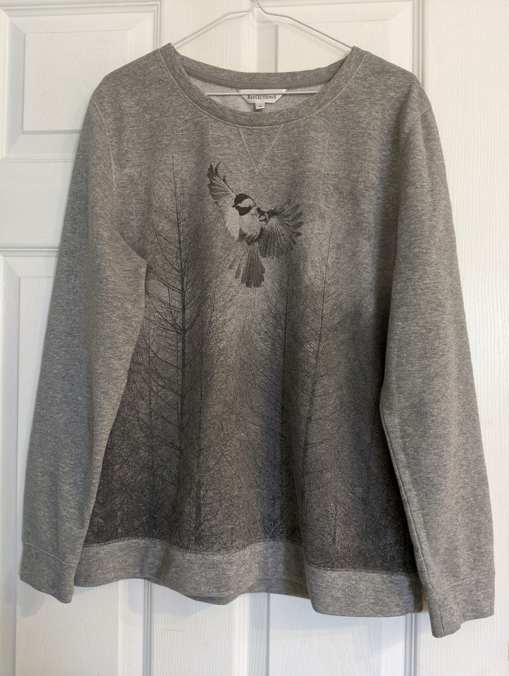 Northern Reflections Sparkle Chickadee Graphic Grey Sweatshirt 🩶🤍🩶